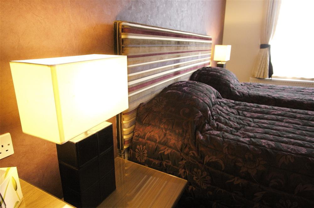 Albert Hotel Hotel